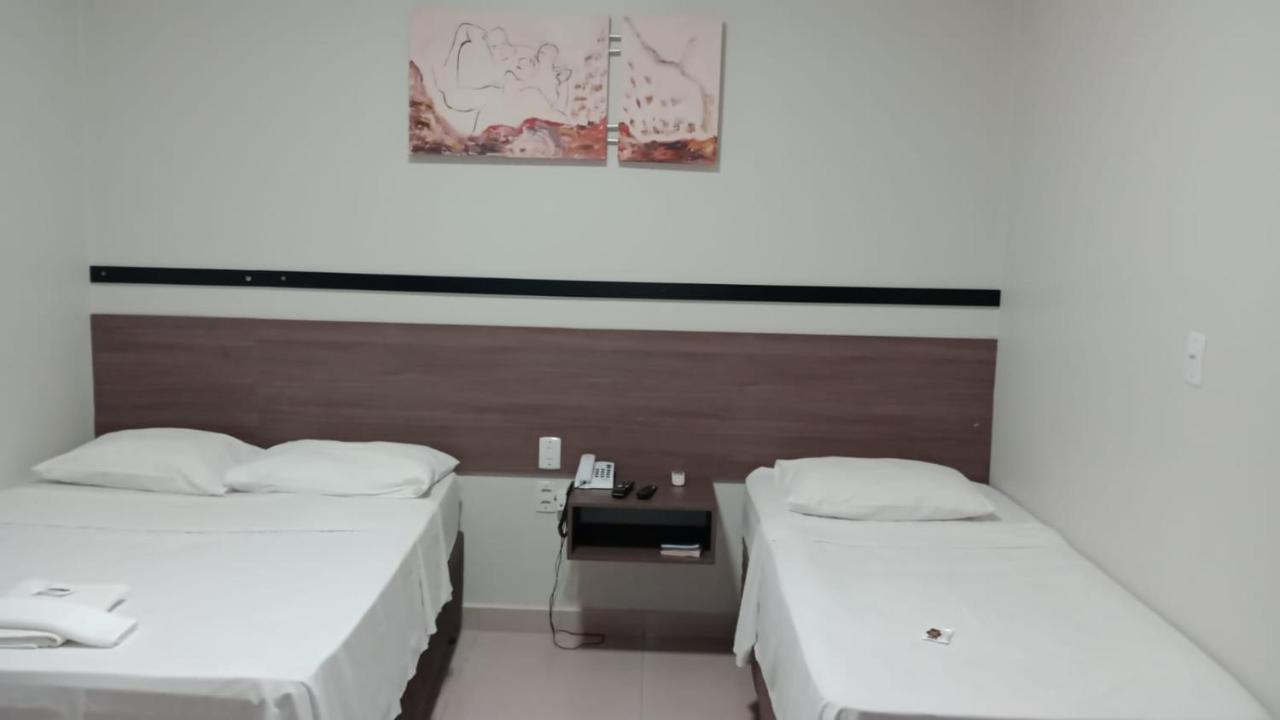 Hotel Plaza Pontes E Lacerda Kültér fotó