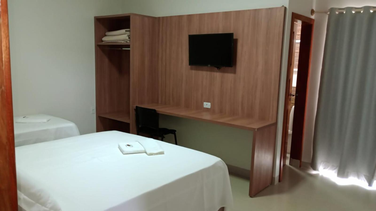 Hotel Plaza Pontes E Lacerda Kültér fotó