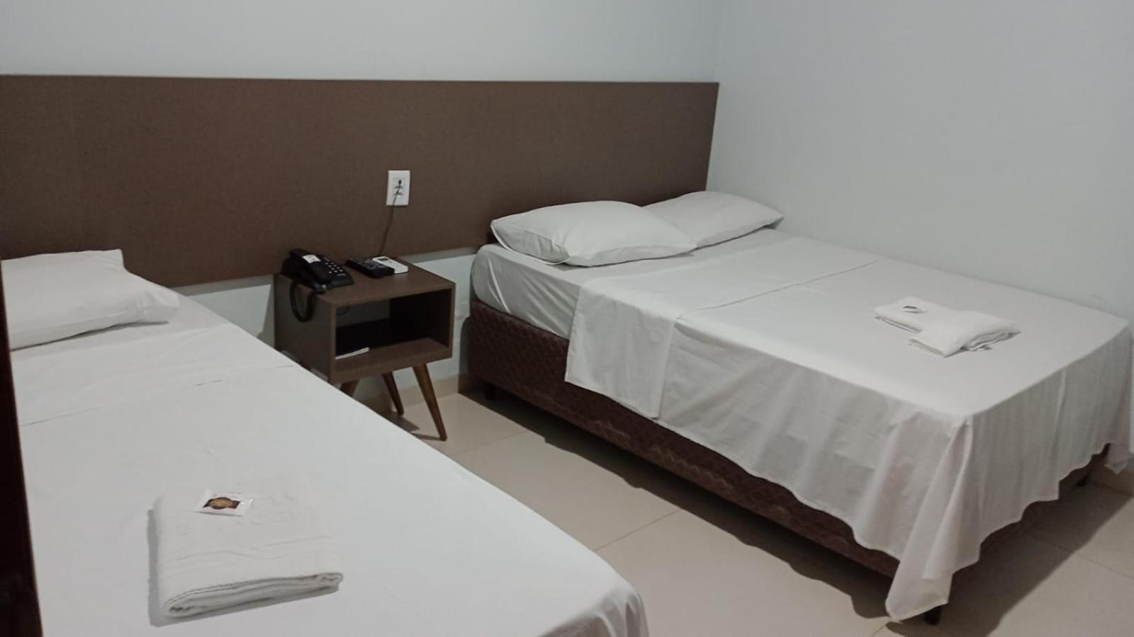 Hotel Plaza Pontes E Lacerda Kültér fotó